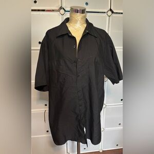 Sleek Black Men's Casual Button Down Shirt